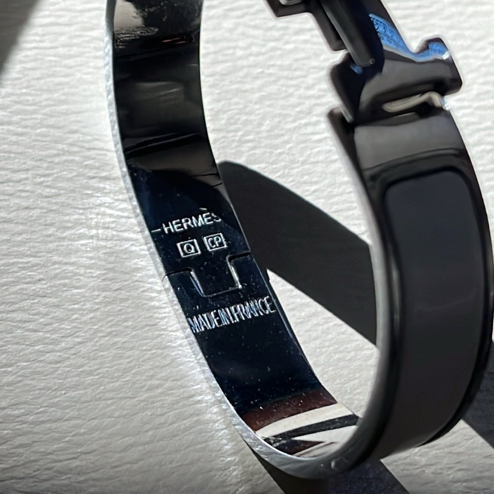 Classic Hermes H bracelet in silver and white - Picture 4 of 9